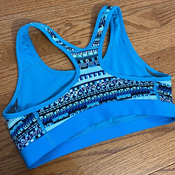 Nike Pro Dri-Fit Sports Bra - Picture 2 of 4